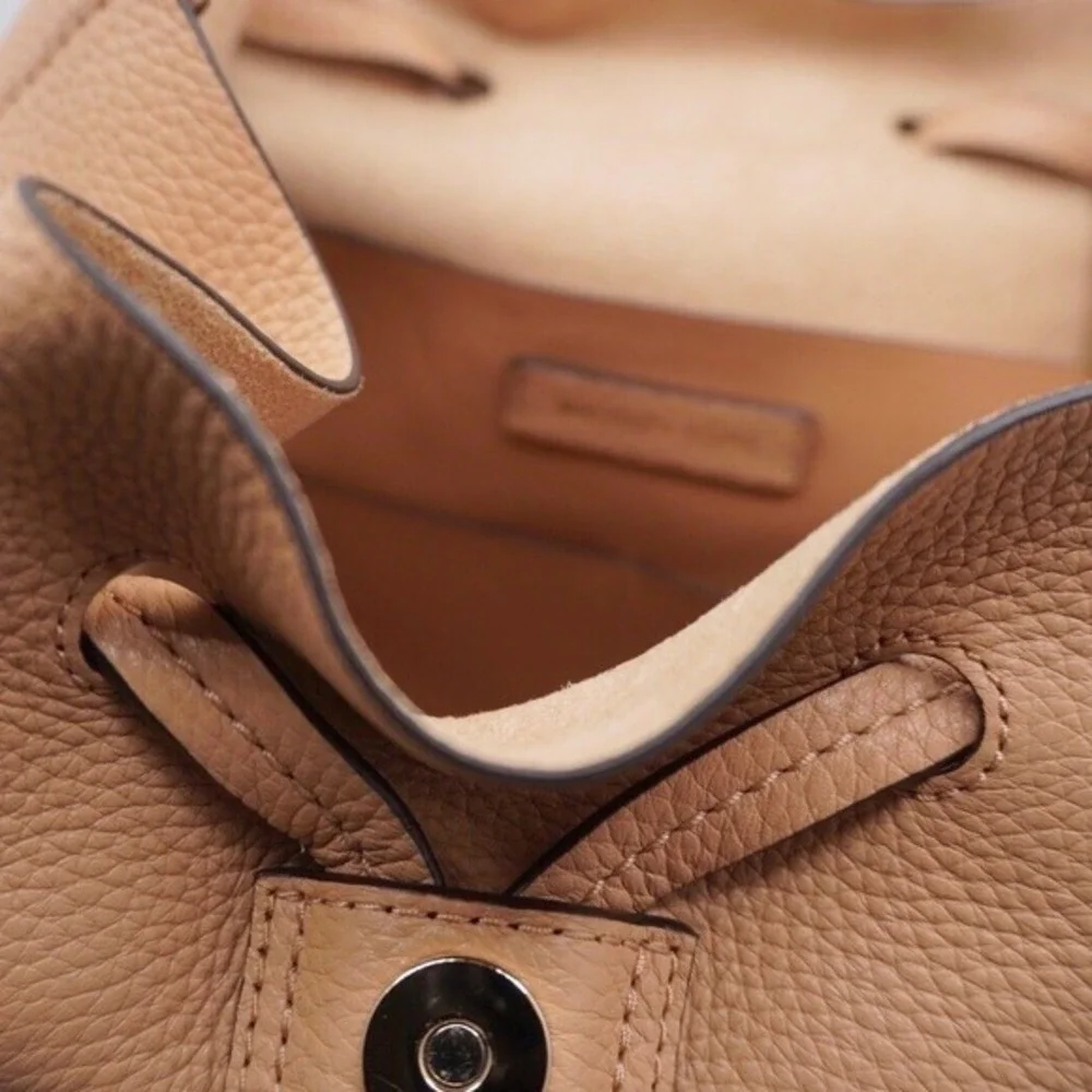 Michael Kors Pebbled Leather Drawstring Backpack Tan Beige MK Logo M‎ Chic 36